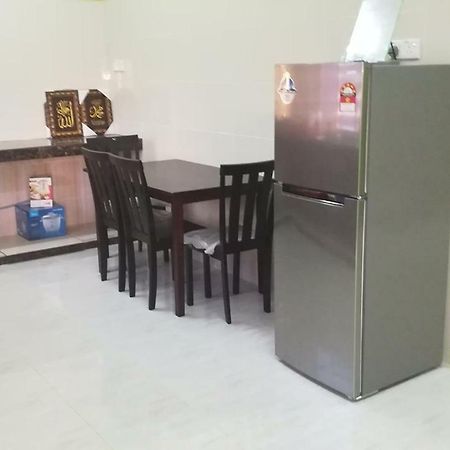 Homestay Damai Yusmila Куала-Тренгану Экстерьер фото