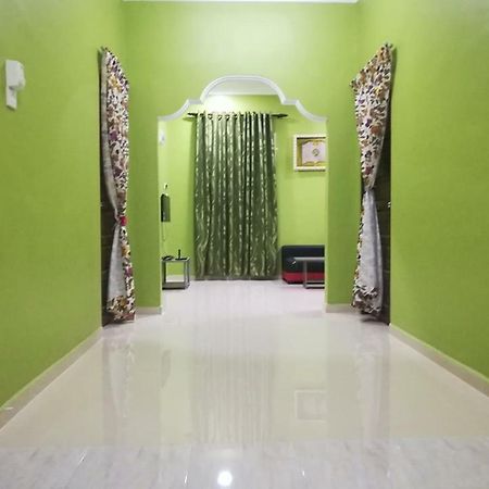 Homestay Damai Yusmila Куала-Тренгану Экстерьер фото