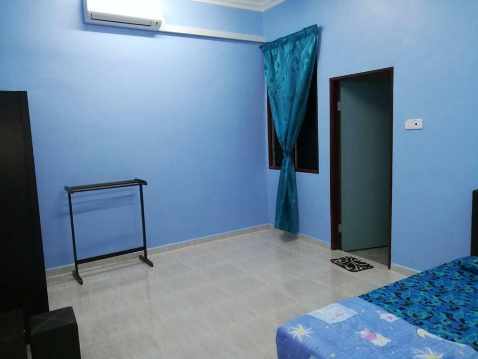 Homestay Damai Yusmila Куала-Тренгану Экстерьер фото