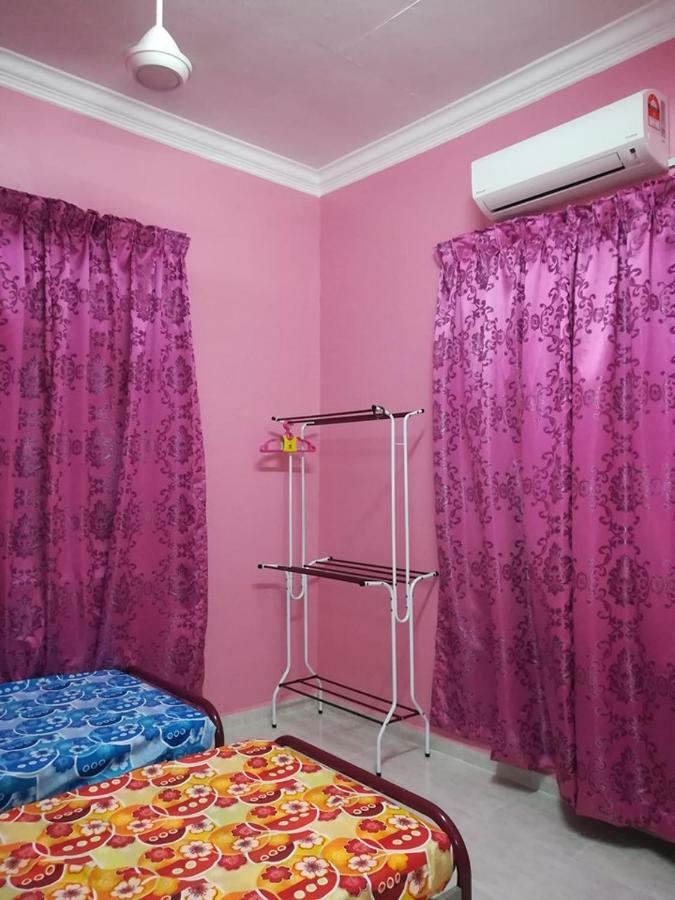 Homestay Damai Yusmila Куала-Тренгану Экстерьер фото
