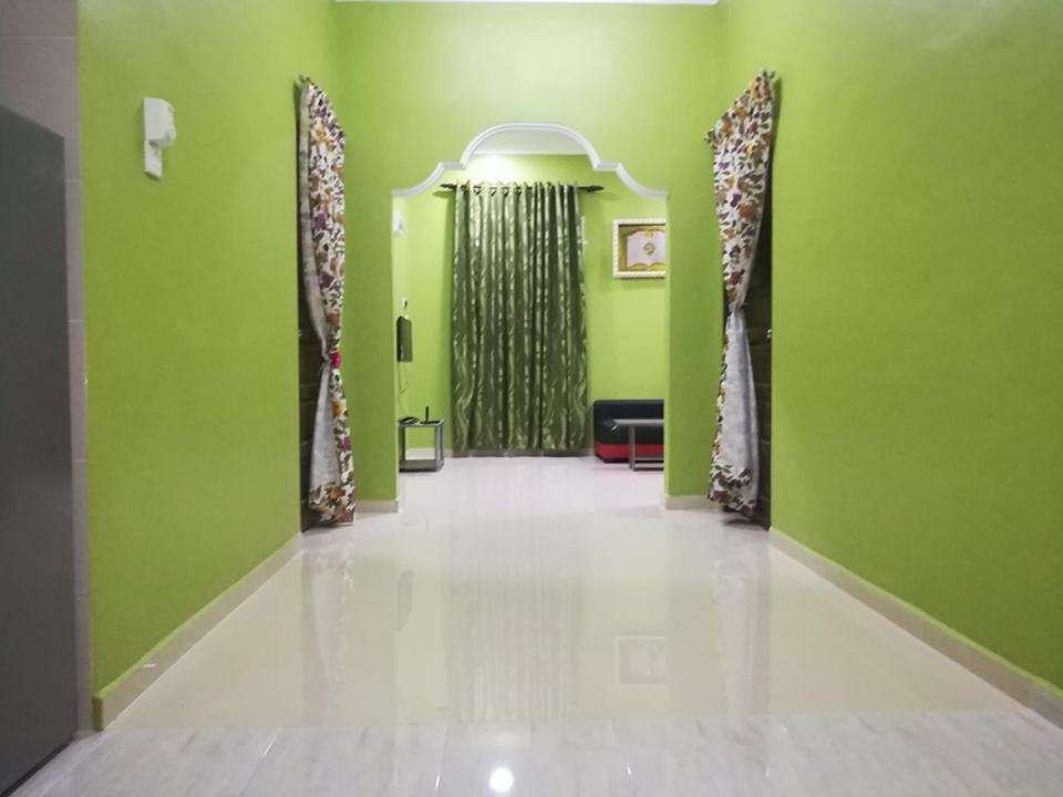 Homestay Damai Yusmila Куала-Тренгану Экстерьер фото