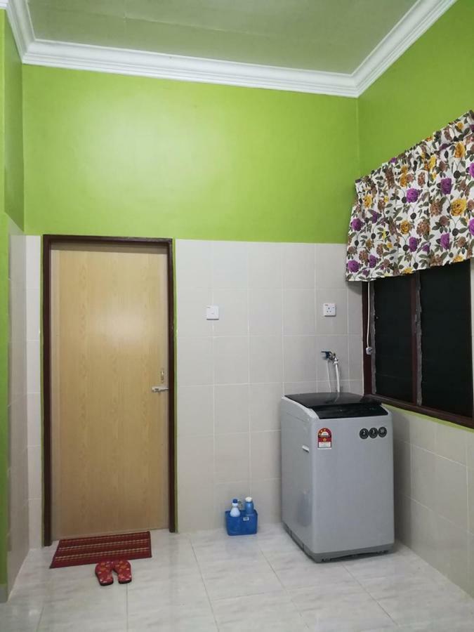 Homestay Damai Yusmila Куала-Тренгану Экстерьер фото