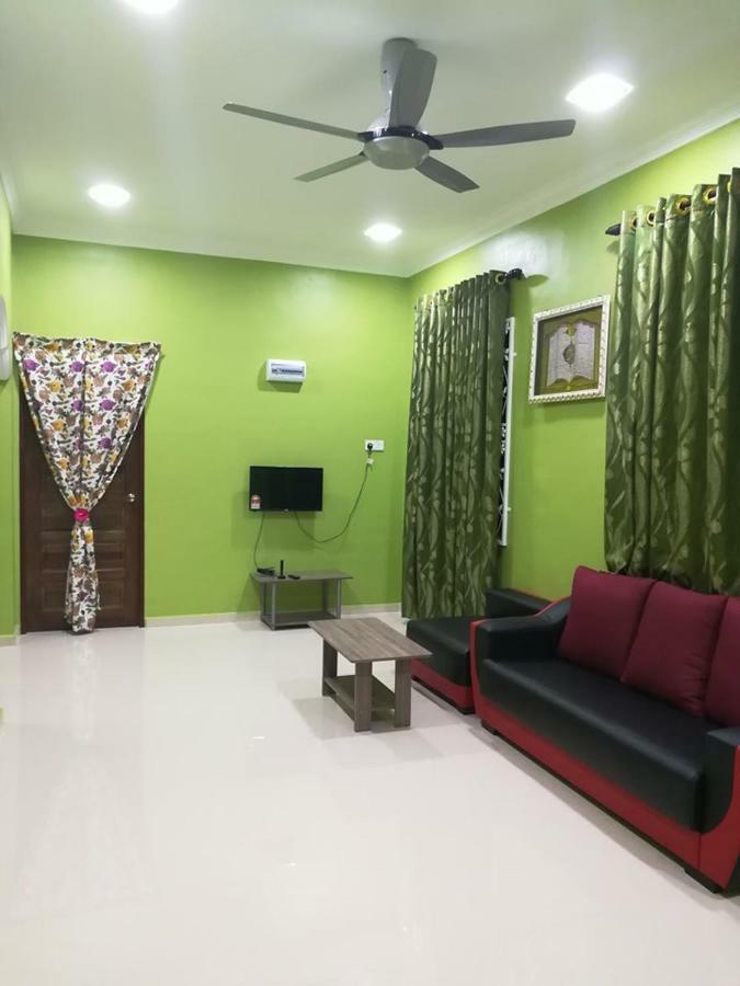 Homestay Damai Yusmila Куала-Тренгану Экстерьер фото