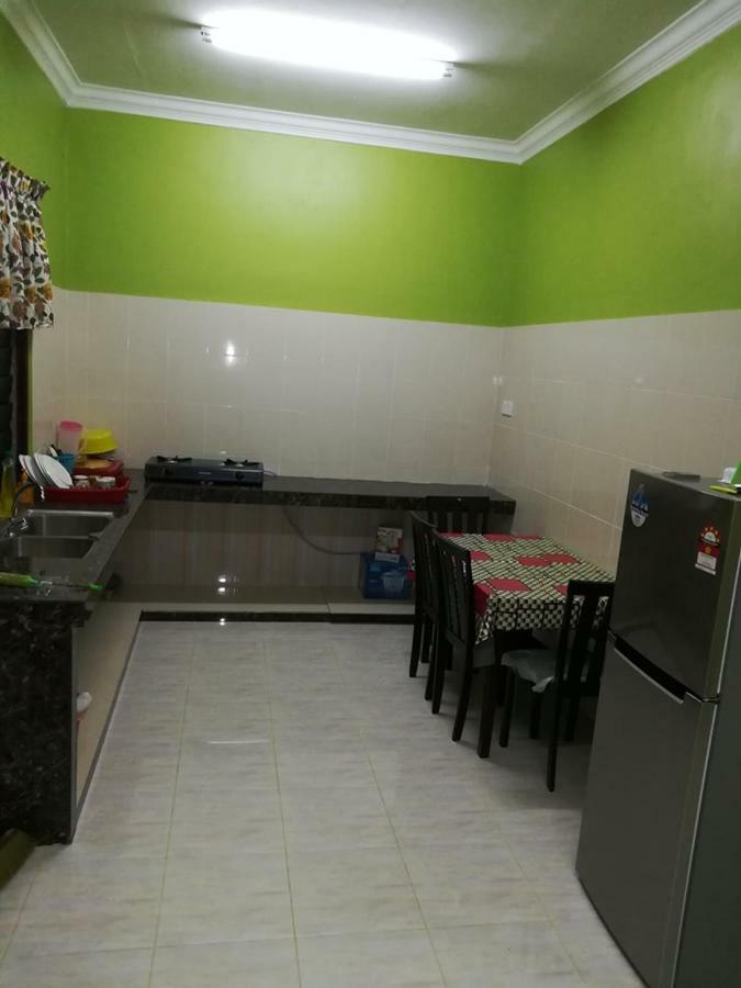 Homestay Damai Yusmila Куала-Тренгану Экстерьер фото